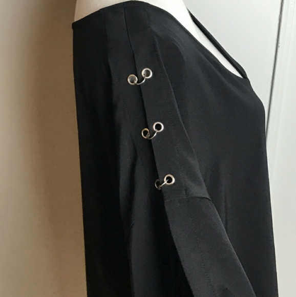 Revel Plus Black y Neck Short Fluter Sleeve top - Picture 2 of 8